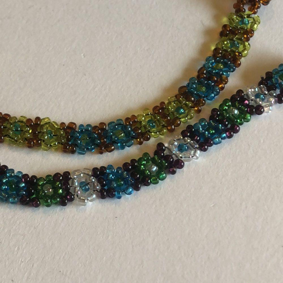 Lot of 2 Vintage Boho Seed Bead Flower Beaded Bracelets - Picture 6 of 7